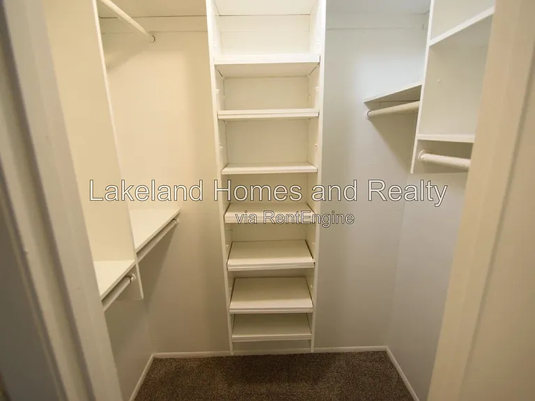 1204 Honeytree Ln W — Photo 9