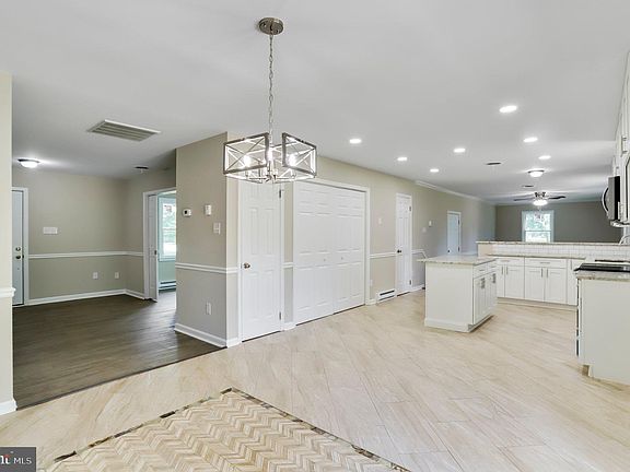 4th image of 10335 Mar Rock Dr