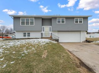 801 W Scott St, Eldridge, IA