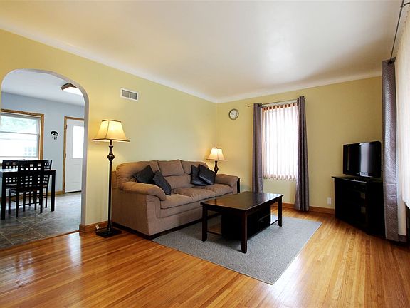 5th image of 1708 Schreiber St