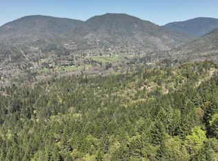 490 Surrey Dr, Grants Pass, OR 97526