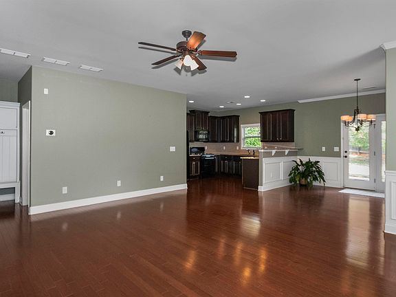 5th image of 257 Meadow Blossom Way
