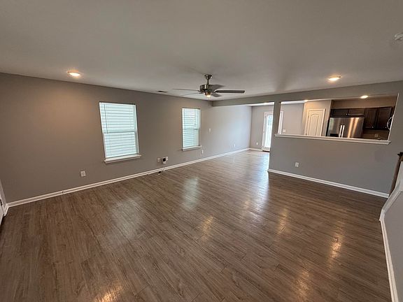 4th image of 2384 Huntly Pl