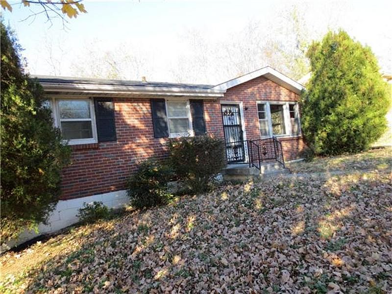 2nd image of 301 Crossland Ave