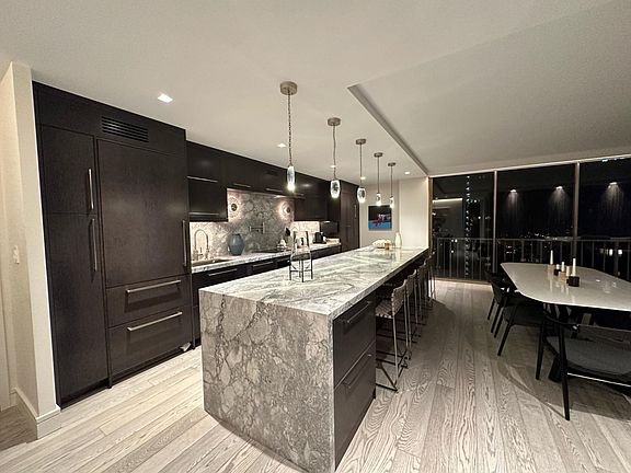 4th image of 999 Green St APT 1801