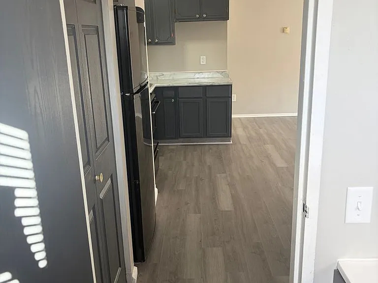 3320 Grand Ave S — Photo 5
