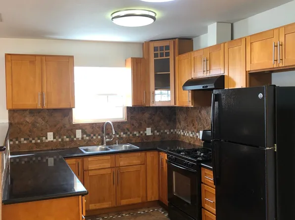 1033 37th St, Oakland, CA 94608