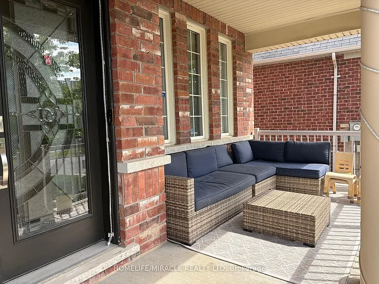 16 Twin Falls Rd — Photo 3