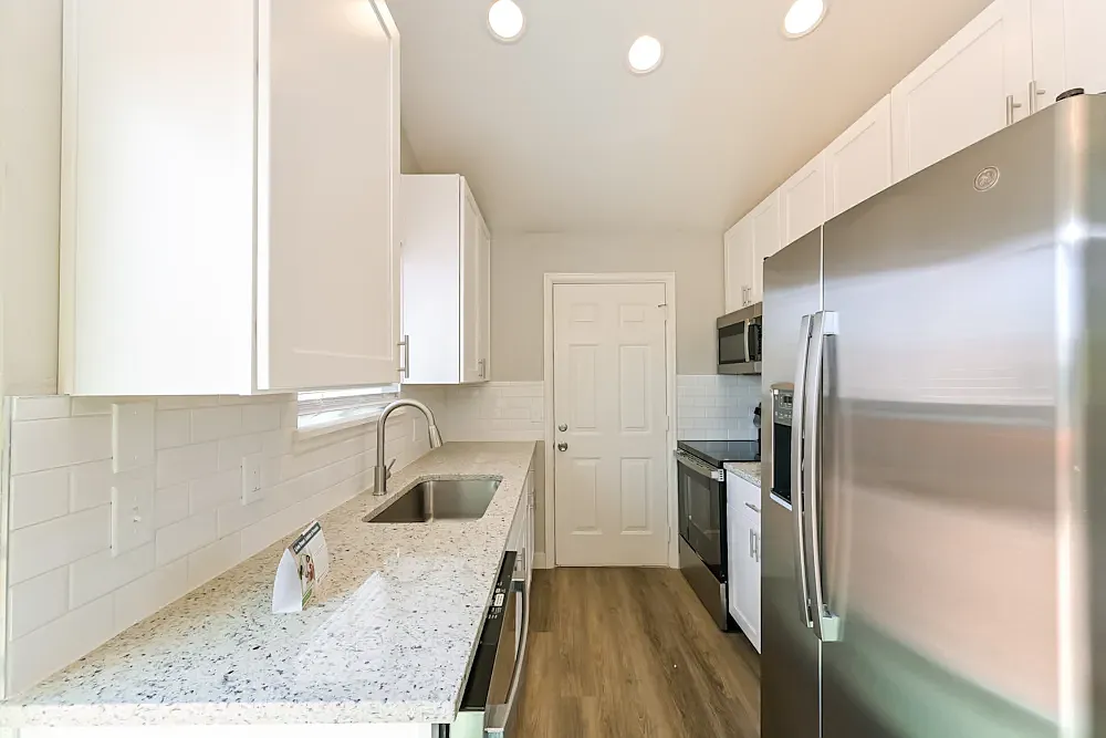 4 bed, 2.0 bath, 1968 sqft, $2,958 — Photo 4