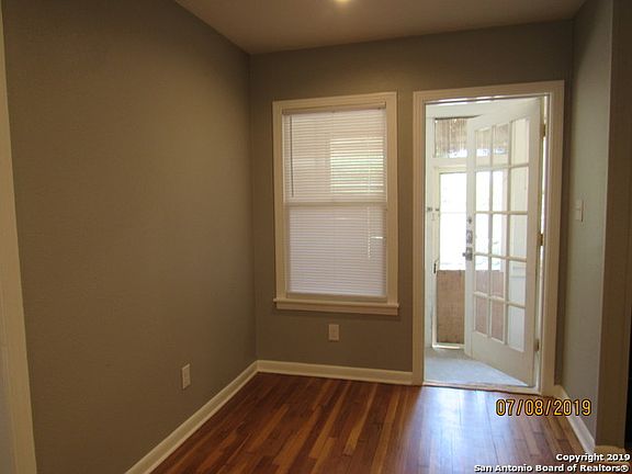 3rd image of 818 W Russell Pl APT 1