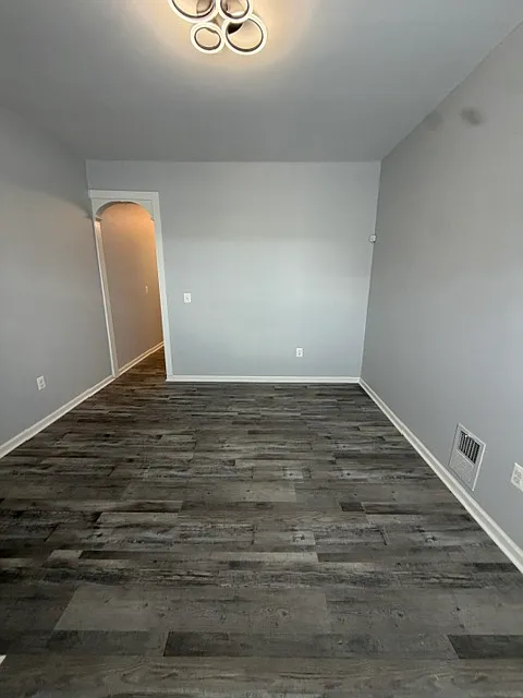 3 bed, 1.5 bath, $1,800 — Photo 2