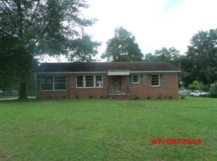 108 Magnolia Ln, Sylvester, GA 31791