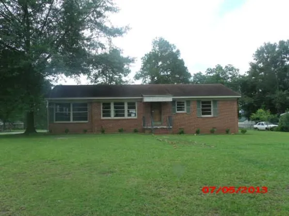 108 Magnolia Ln, Sylvester, GA 31791