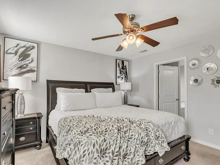 503 Eisenhower Dr — Photo 16