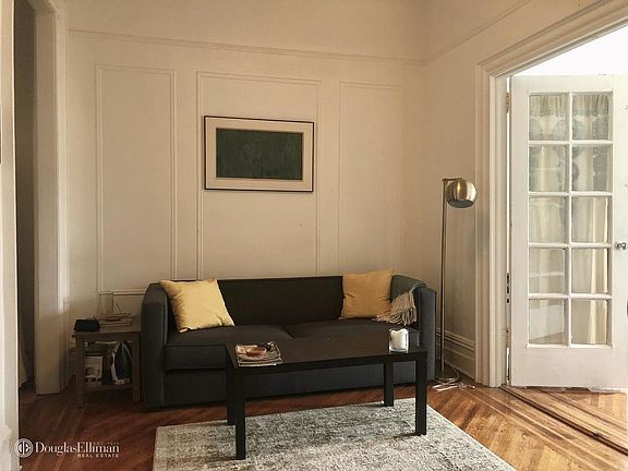 2nd image of 208 Jefferson Ave #3