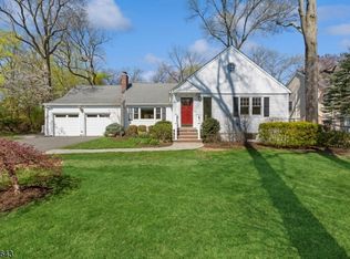 15 Oak Hill Rd, Chatham, NJ 07928