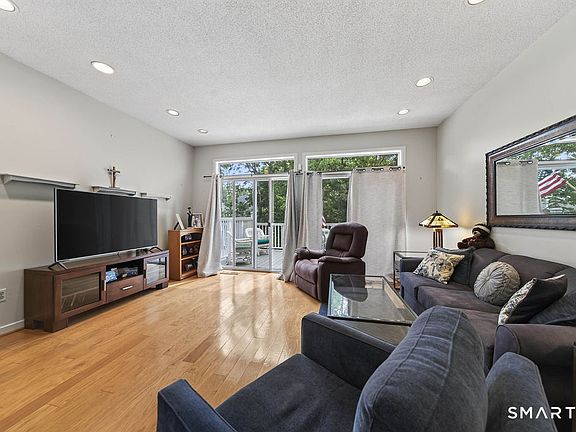 5th image of 233 Mansfield Grove Road #207