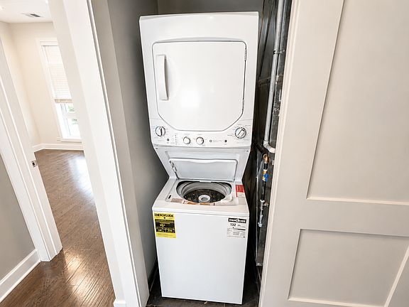 5th image of 4819 Main St #203
