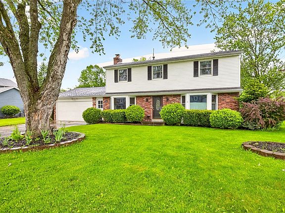 2nd image of 776 Lauren Ct