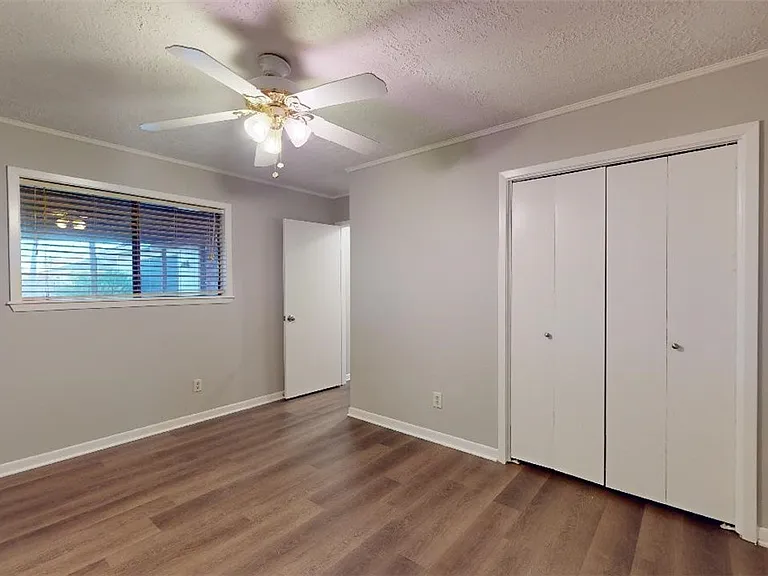 3904 Windwood Cir — Photo 22