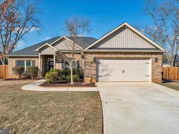 102 McEwen Ct, Perry, GA 31069