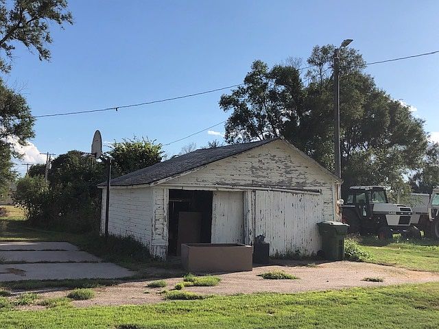 2nd image of 300 Cherry St