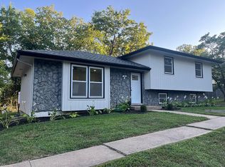 2048 Marjorie Cir, Leavenworth, KS 66048