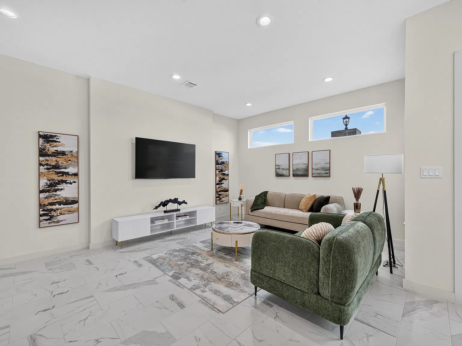3 bed, 2.5 bath, 2181 sqft, $5,750 — Photo 2
