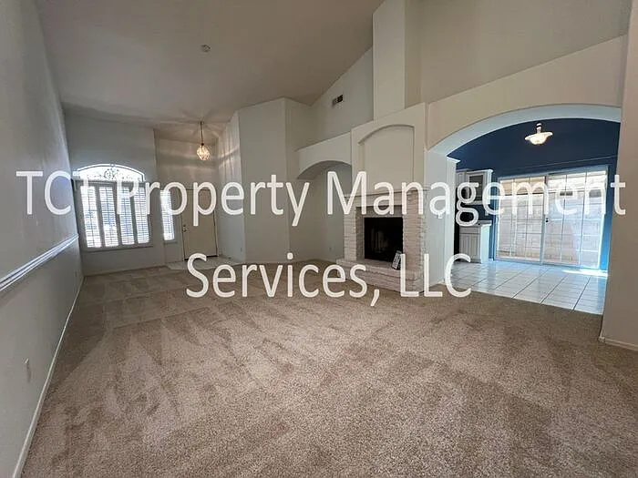 2 bed, 2.0 bath, 1364 sqft, $1,695 — Photo 3