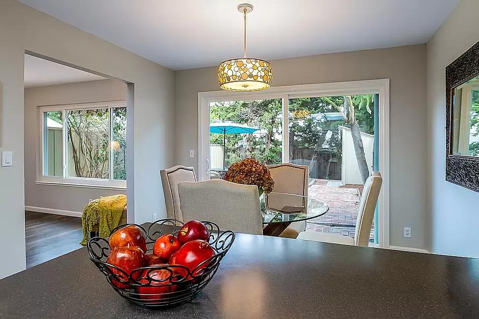 4 bed, 2.5 bath, 1489 sqft, $4,650 — Photo 3
