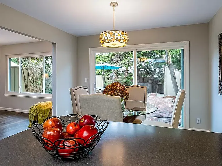 554 Greenmeadow Way — Photo 3