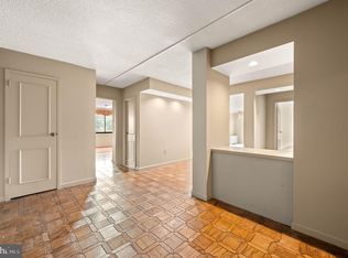 801 Yale Ave APT 901, Swarthmore, PA 19081
