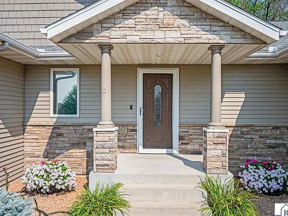 4th image of 105 Hidden Oaks Cir