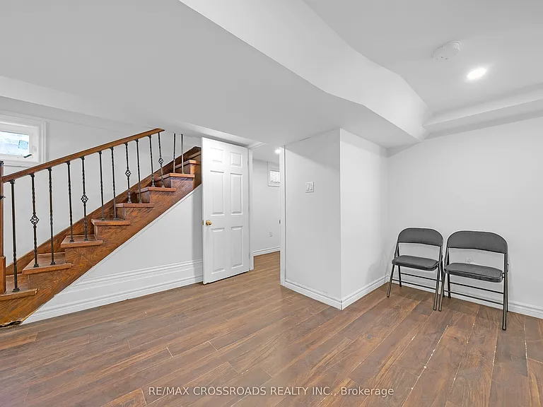 111 Elgin St W — Photo 6