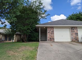1010 Irene St, Burleson, TX 76028