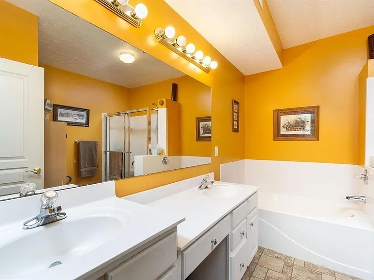 5667 Dockside Dr — Photo 48