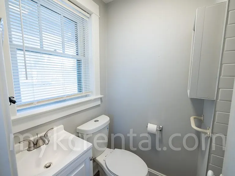 17 S 17th St — Photo 8