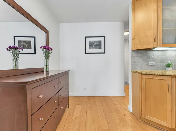 155 East 38th Street image 14 of 14