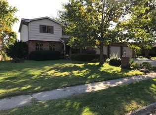 1813 Widermere Dr, Normal, IL 61761