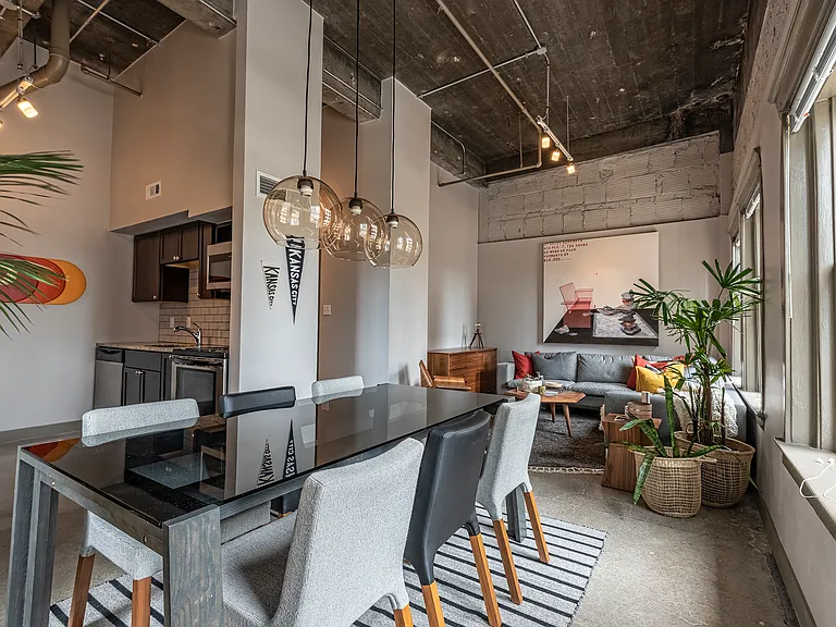 New Yorker Lofts — Photo 4