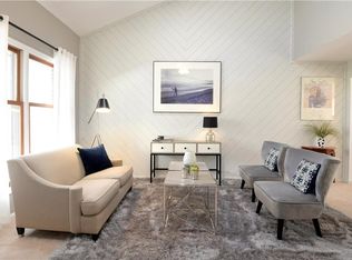 24 Reynolds Rd, Webster, NY 14580