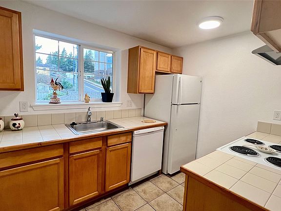 3rd image of 1127 N 198th Street #A302