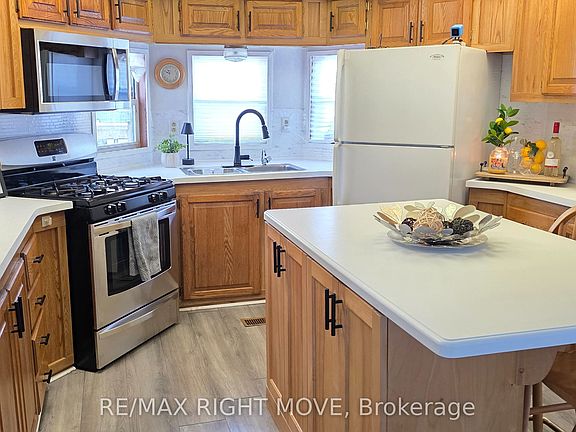 4th image of 1007 Racoon Rd #94