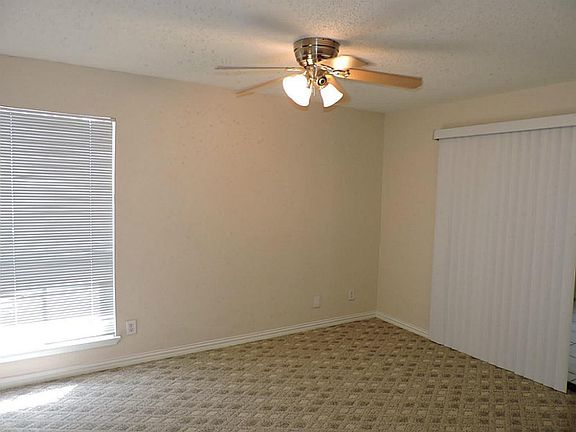 3rd image of 17401 Red Oak Dr APT 103