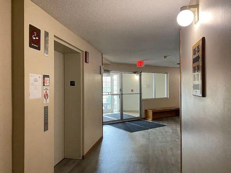 River Ridge Apartments — Photo 24