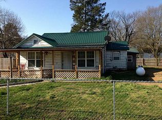 127 Adair St, Calhoun, GA 30701