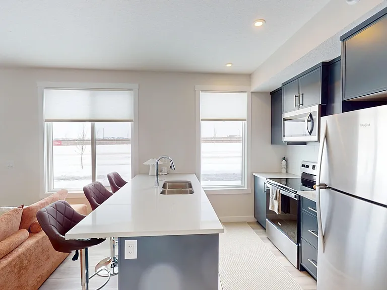 243 Seton Vlg SE — Photo 5