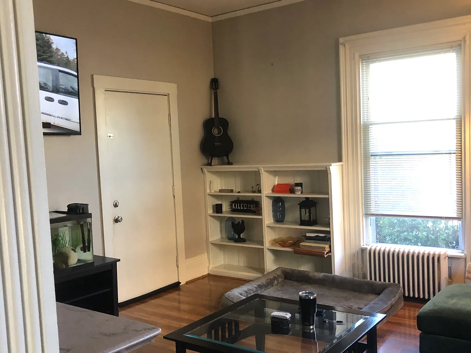 2 bed, 1100 sqft, $2,400 — Photo 4