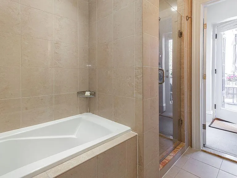 495 Columbus Ave #2 — Photo 17