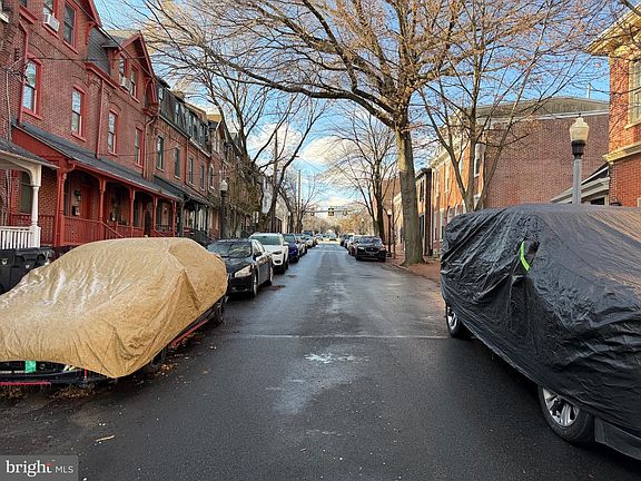 2nd image of 802 W 9th St